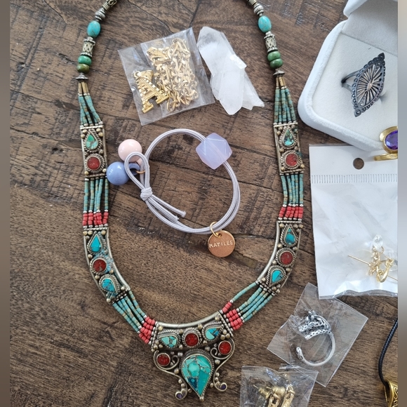 Assorted Jewellery Bundle - Picture 2 of 6